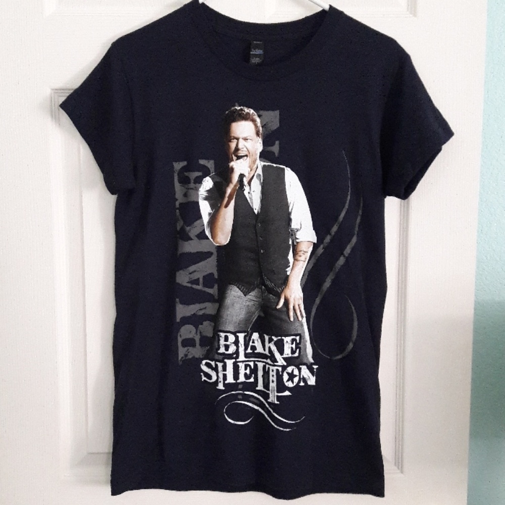 Blake Shelton Concert Tour T Shirt size Small